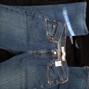 Levi 515 size 6 Medium inseeam